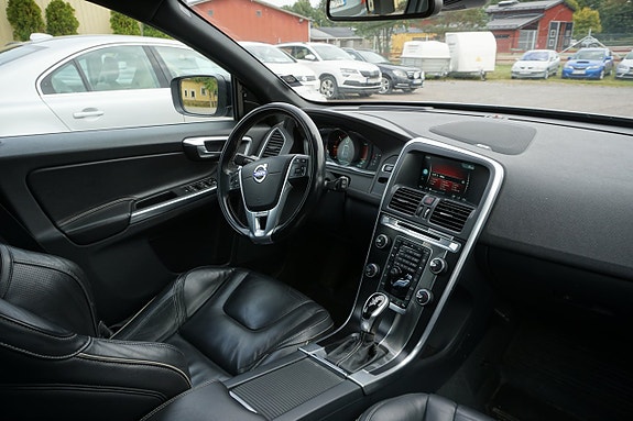 Volvo XC60 6 of 12