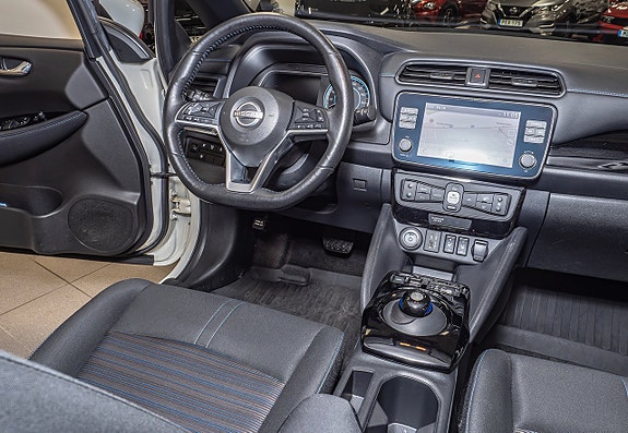 Nissan Leaf 5 of 8