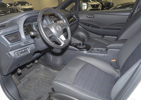 Nissan Leaf 4 of 8