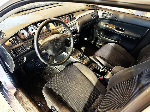 Mitsubishi Lancer 6 of 7