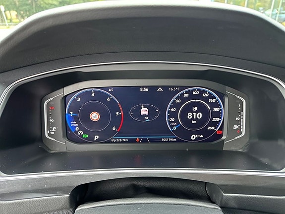 Volkswagen Tiguan 14 of 23