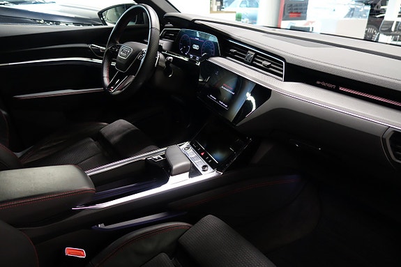Audi Q8 6 of 6
