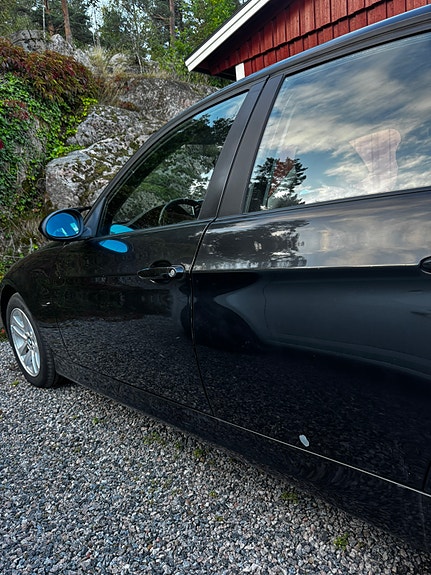 BMW 320i 7 of 8