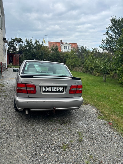 Volvo S70 2 of 12