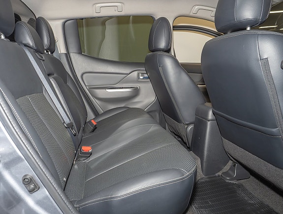 Mitsubishi L200 3 of 8