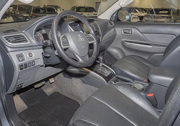 Mitsubishi L200 4 of 8