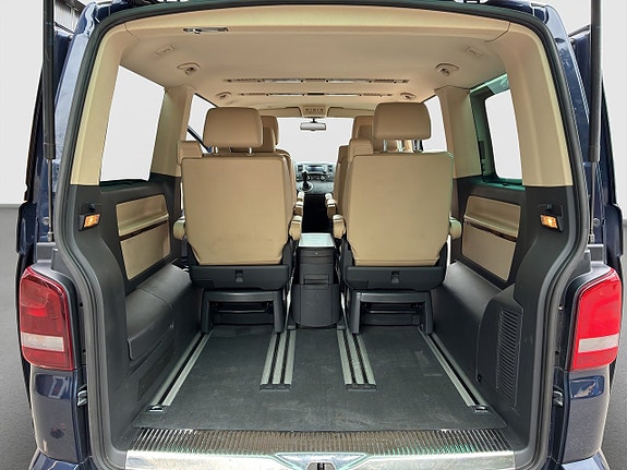 Volkswagen Multivan 5 of 23