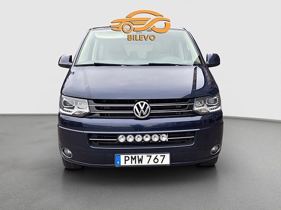 Volkswagen Multivan 9 of 23