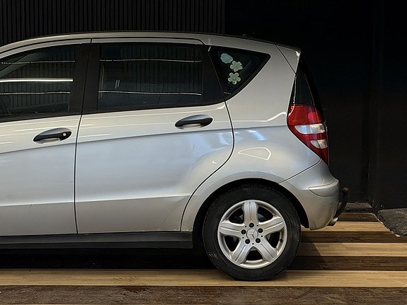 Mercedes-Benz A180 7 of 21