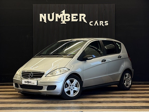 Mercedes-Benz A180 2 of 21
