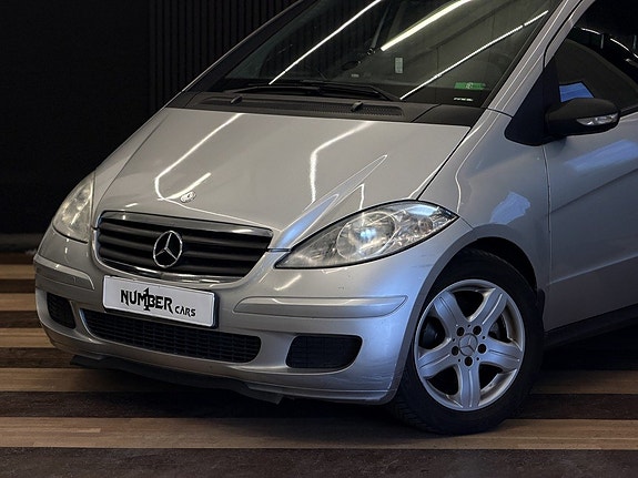 Mercedes-Benz A180 3 of 21