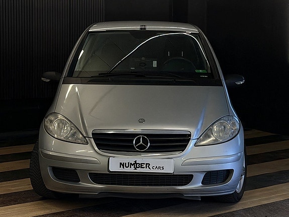 Mercedes-Benz A180 4 of 21