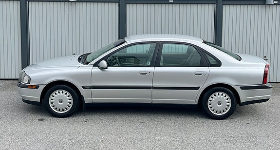 Volvo S80 2 of 10