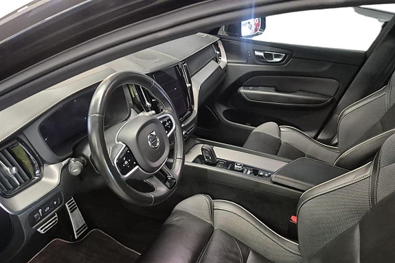Volvo XC60 14 of 23