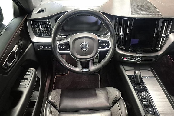 Volvo XC60 11 of 23