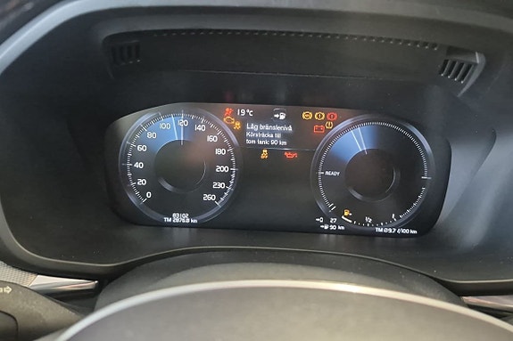 Volvo XC60 16 of 23