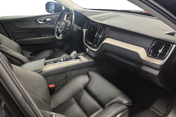 Volvo XC60 7 of 23