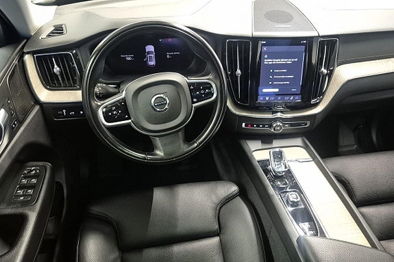 Volvo XC60 11 of 23