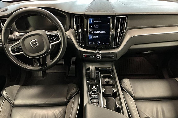 Volvo XC60 10 of 30