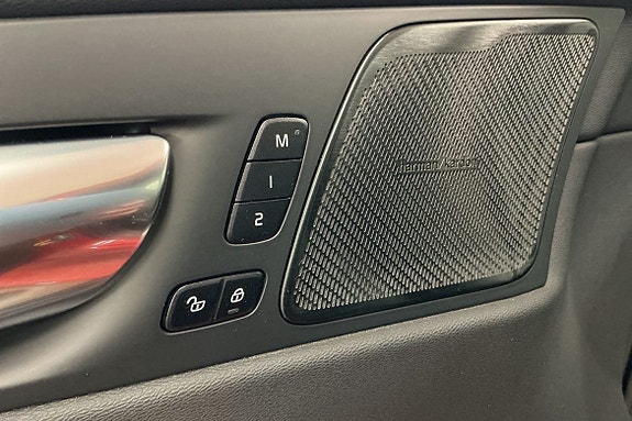 Volvo XC60 27 of 30
