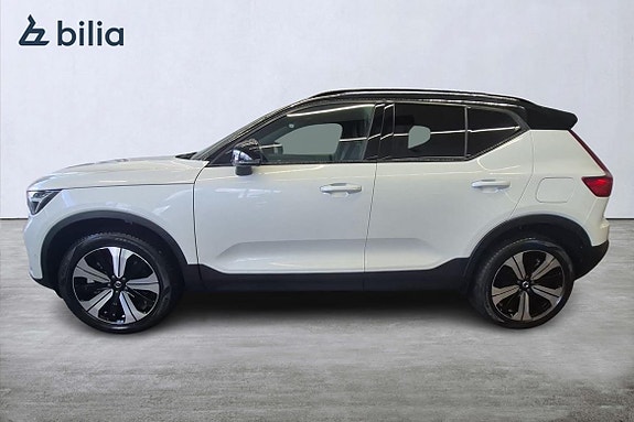 Volvo XC40 3 of 23