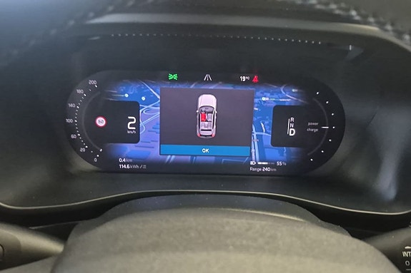 Volvo XC40 16 of 23