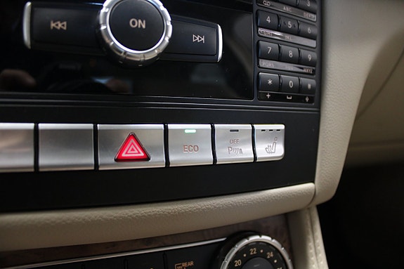 Mercedes-Benz CLS350 23 of 27