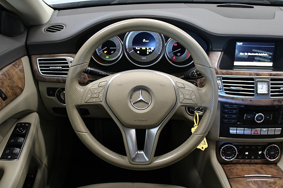 Mercedes-Benz CLS350 15 of 27