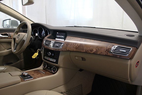 Mercedes-Benz CLS350 11 of 27