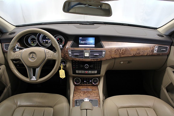 Mercedes-Benz CLS350 16 of 27