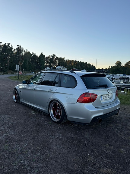 BMW 335d 4 of 6