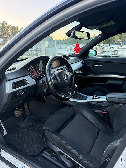BMW 335d 5 of 6