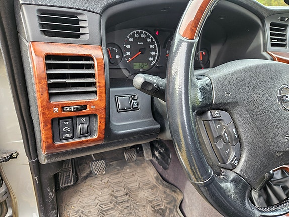 Nissan Patrol 17 of 18
