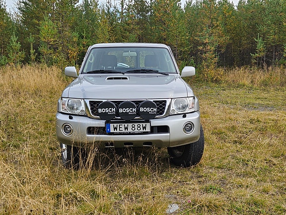 Nissan Patrol 2 of 18