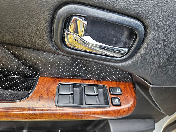 Nissan Patrol 14 of 18