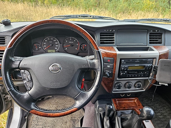 Nissan Patrol 10 of 18