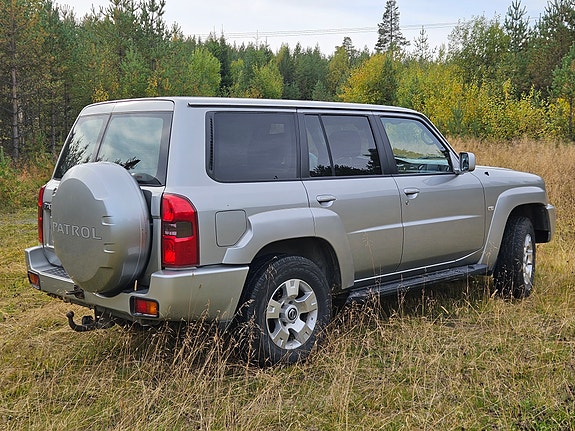 Nissan Patrol 5 of 18