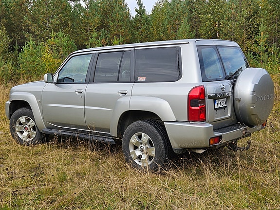 Nissan Patrol 7 of 18
