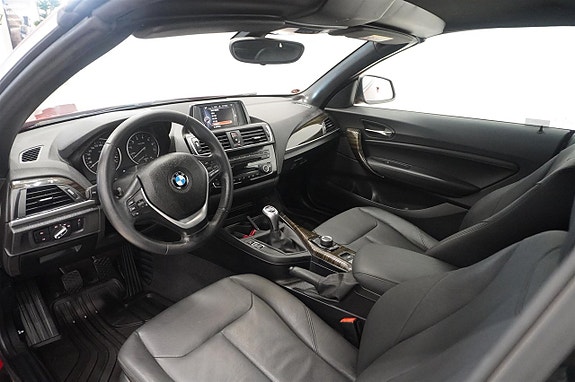 BMW 218i 5 of 11