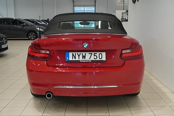 BMW 218i 4 of 11