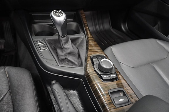 BMW 218i 10 of 11