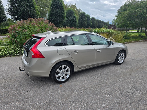 Volvo V60 5 of 11