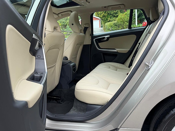 Volvo V60 8 of 11