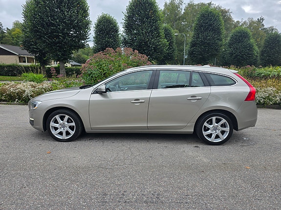 Volvo V60 3 of 11