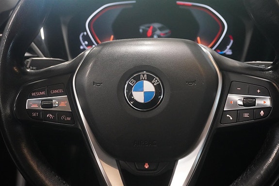 BMW 330i 9 of 18