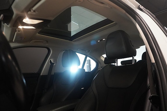 BMW 330i 18 of 18