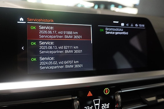 BMW 330i 14 of 18