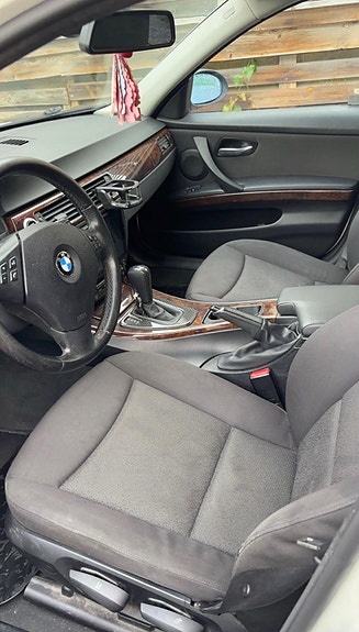 BMW 325i 6 of 7