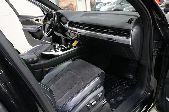 Audi Q7 17 of 30