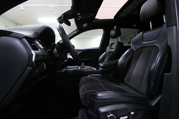 Audi Q7 8 of 30
